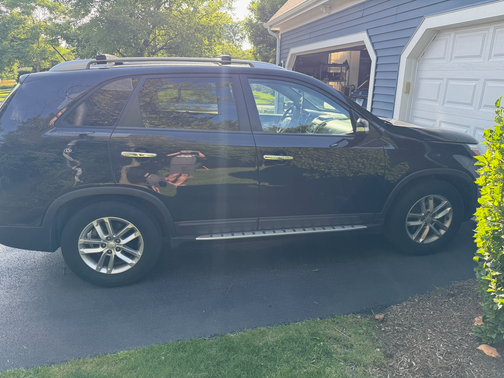 Black 2015 Kia Sorento LX