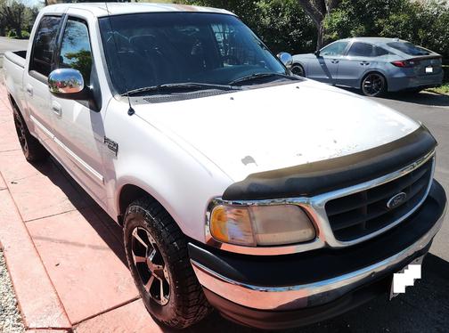 2001 Ford F-150 XLT SuperCrew
