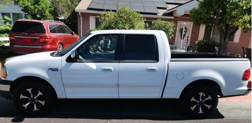 2001 Ford F-150 XLT SuperCrew