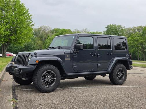Gray 2018 Jeep Wrangler JK Unlimited Sport