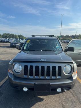 Gray 2014 Jeep Patriot Latitude