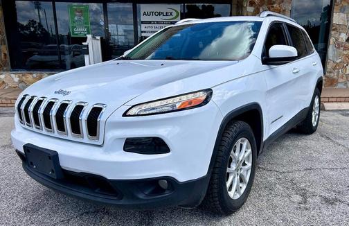 White 2017 Jeep Cherokee Latitude