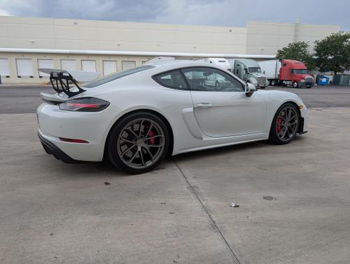 2021 Porsche 718 Cayman GT4