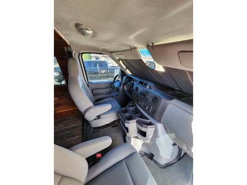 2010 Ford E350 Super Duty XLT