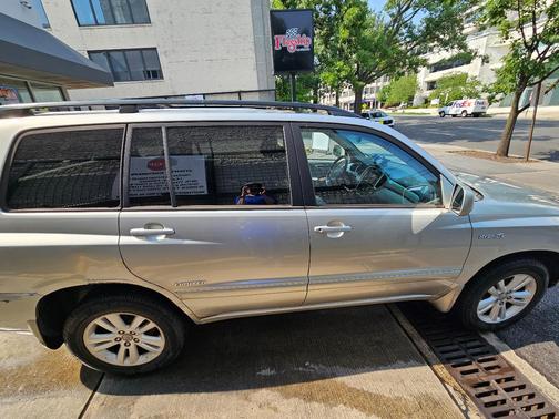 Silver 2006 Toyota Highlander Hybrid Limited