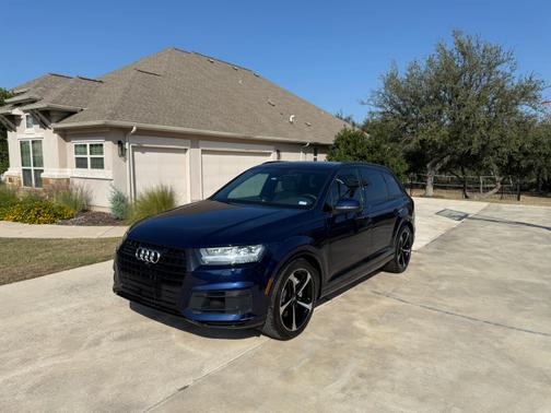 2019 Audi Q7 55 SE Premium