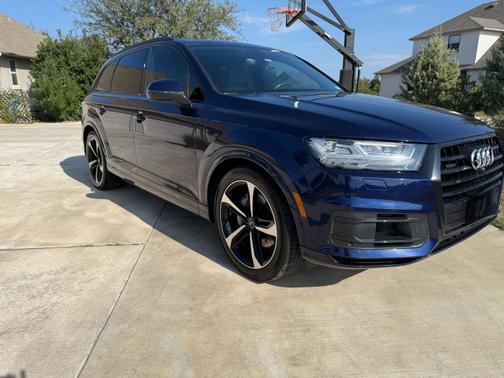 2019 Audi Q7 55 SE Premium