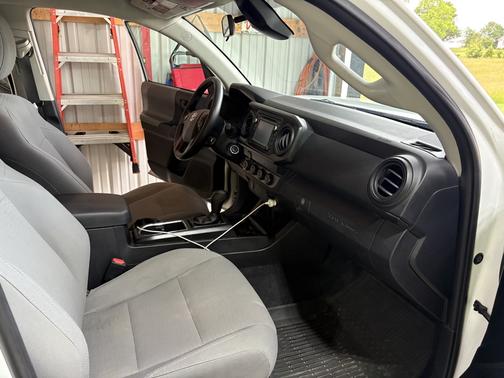 2019 Toyota Tacoma SR