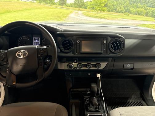 2019 Toyota Tacoma SR