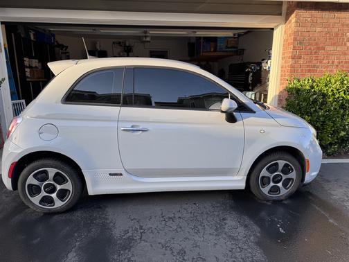 White 2017 FIAT 500e Battery Electric