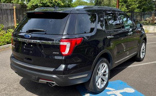 Black 2019 Ford Explorer Limited