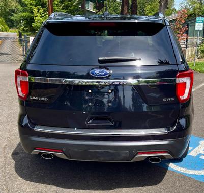 Black 2019 Ford Explorer Limited