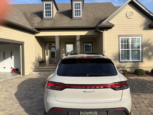 2025 Porsche Macan Macan T