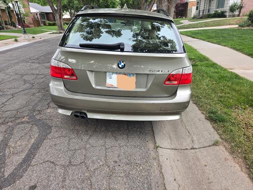 Green 2006 BMW 530 xiT