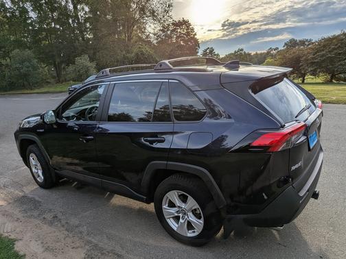 2020 Toyota RAV4 Hybrid XLE