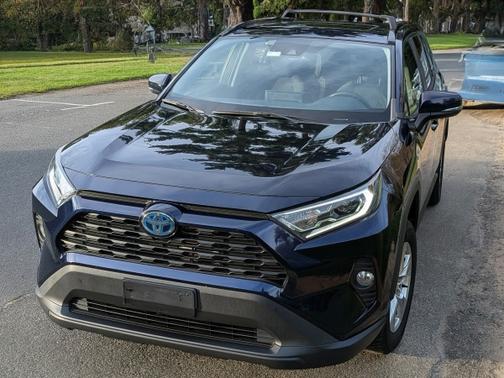 2020 Toyota RAV4 Hybrid XLE