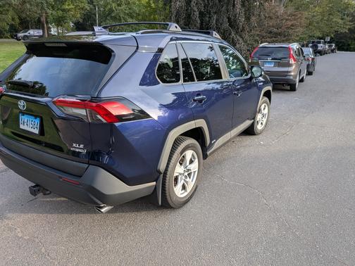 2020 Toyota RAV4 Hybrid XLE