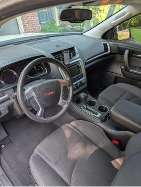 White 2015 GMC Acadia SLE-2