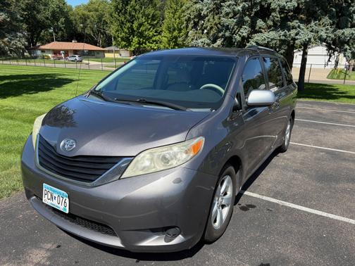 2011 Toyota Sienna LE