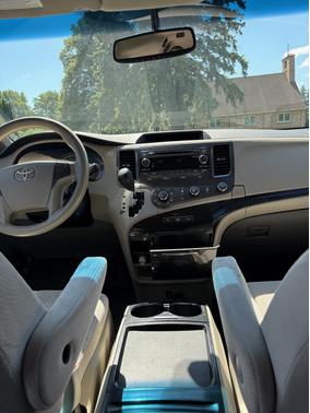 2011 Toyota Sienna LE