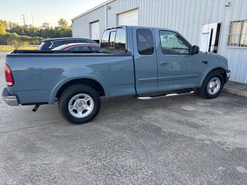 2002 Ford F-150 Lariat SuperCab
