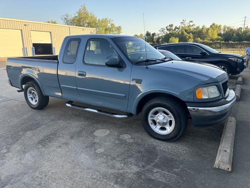 2002 Ford F-150 Lariat SuperCab