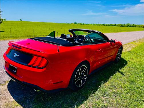 2021 Ford Mustang EcoBoost