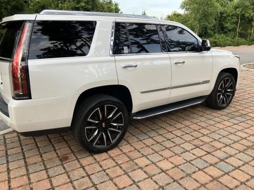 2020 Cadillac Escalade Luxury