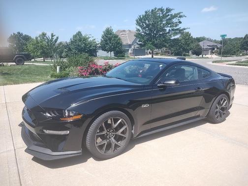 Black 2019 Ford Mustang GT Premium