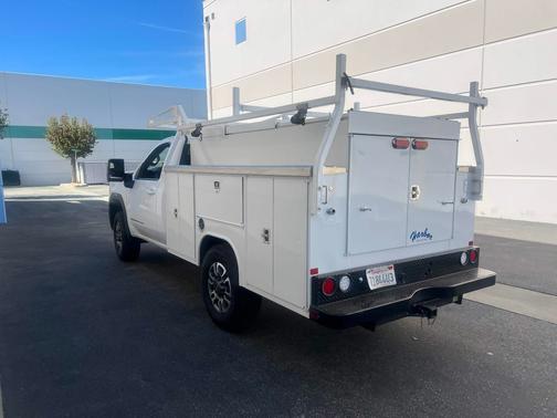 White 2024 GMC Sierra 3500 SLE