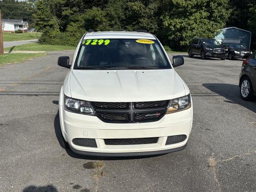 White 2020 Dodge Journey SE Value Edition