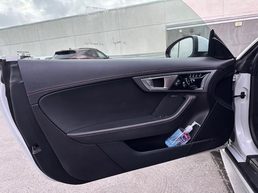 White 2016 Jaguar F-TYPE R