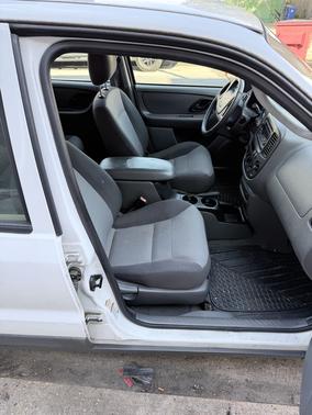 White 2003 Ford Escape XLS
