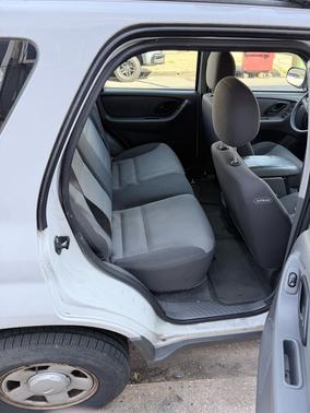 White 2003 Ford Escape XLS
