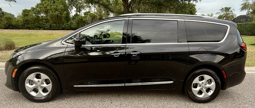2017 Chrysler Pacifica Touring-L Plus