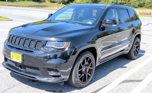 Black 2018 Jeep Grand Cherokee SRT