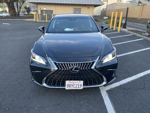 2024 Lexus ES 300h Base