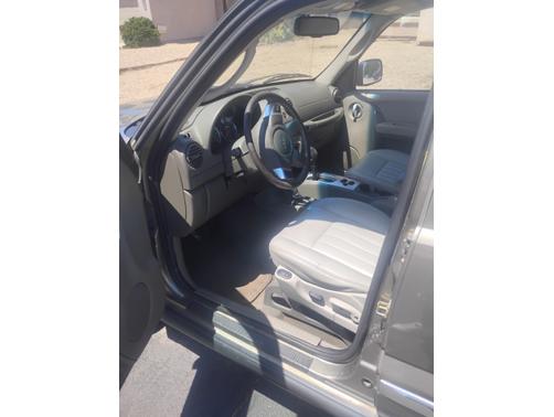 Gold 2006 Jeep Liberty Limited