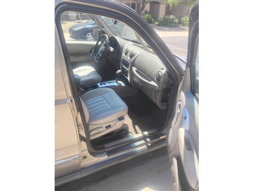 Gold 2006 Jeep Liberty Limited