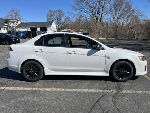 White 2017 Mitsubishi Lancer ES