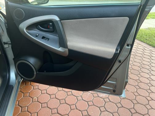 2006 Toyota RAV4 Base