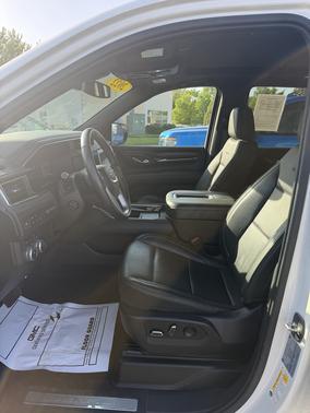 White 2022 GMC Yukon Denali