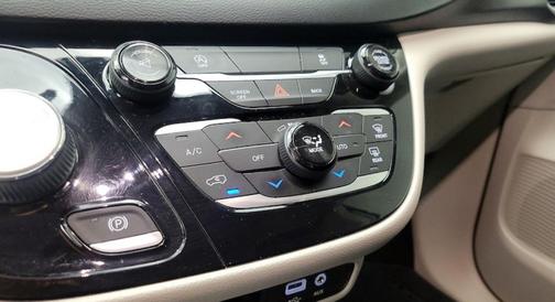 2017 Chrysler Pacifica Touring