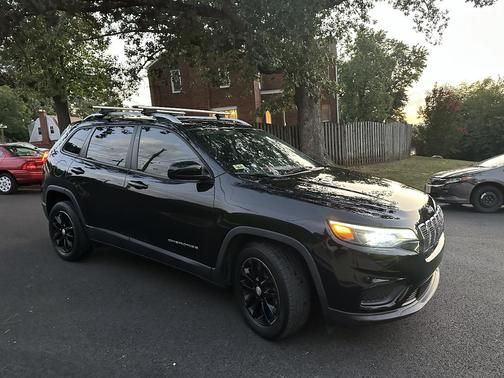 Black 2020 Jeep Cherokee Limited