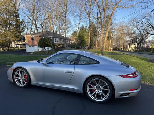 2017 Porsche 911 Carrera 4S