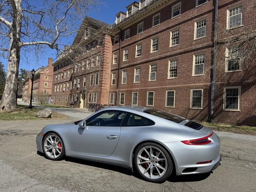2017 Porsche 911 Carrera 4S