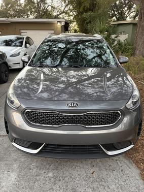 2017 Kia Niro LX
