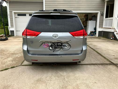 2011 Toyota Sienna LE