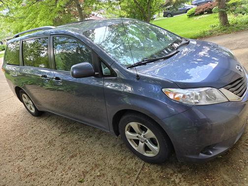 2013 Toyota Sienna LE