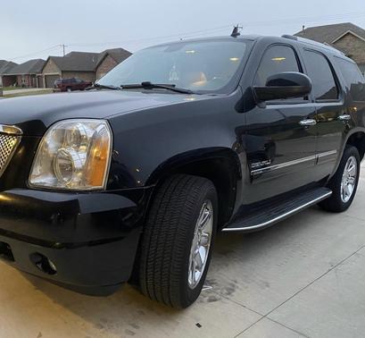 Photo 3 of 5 of 2010 GMC Yukon Denali
